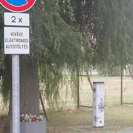 Park Vendeghaz 招待所 Herend